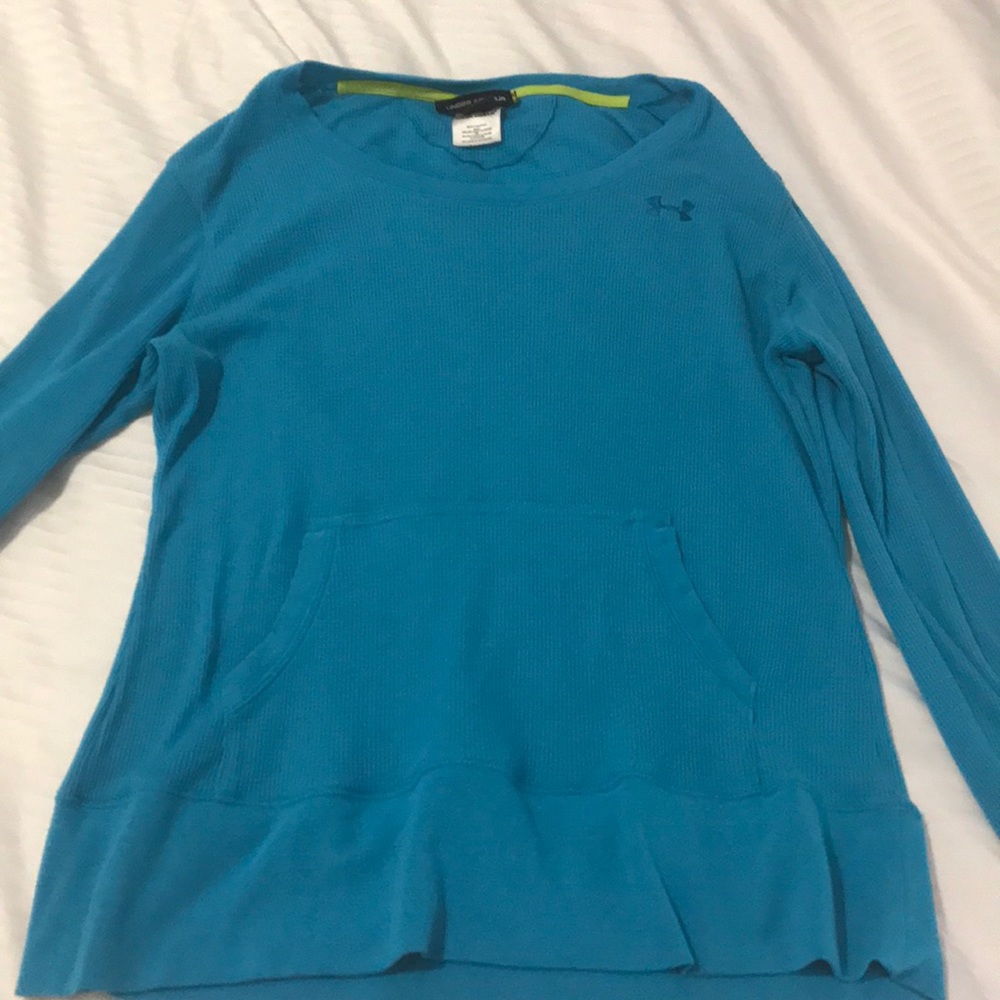 Warm waffle shirt with pockets, perfect for fall!